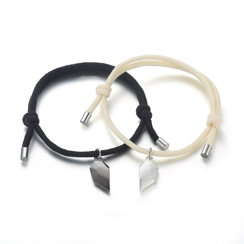 2PCS Bracelets Cœur Magnétique 2 Lettres Personnalisées pour Couple