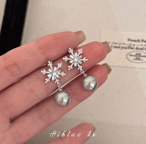 Boucles d'Oreilles de Noël Flocon de Neige avec Perles Grises et Argent Cadeau pour femme | Jessemade