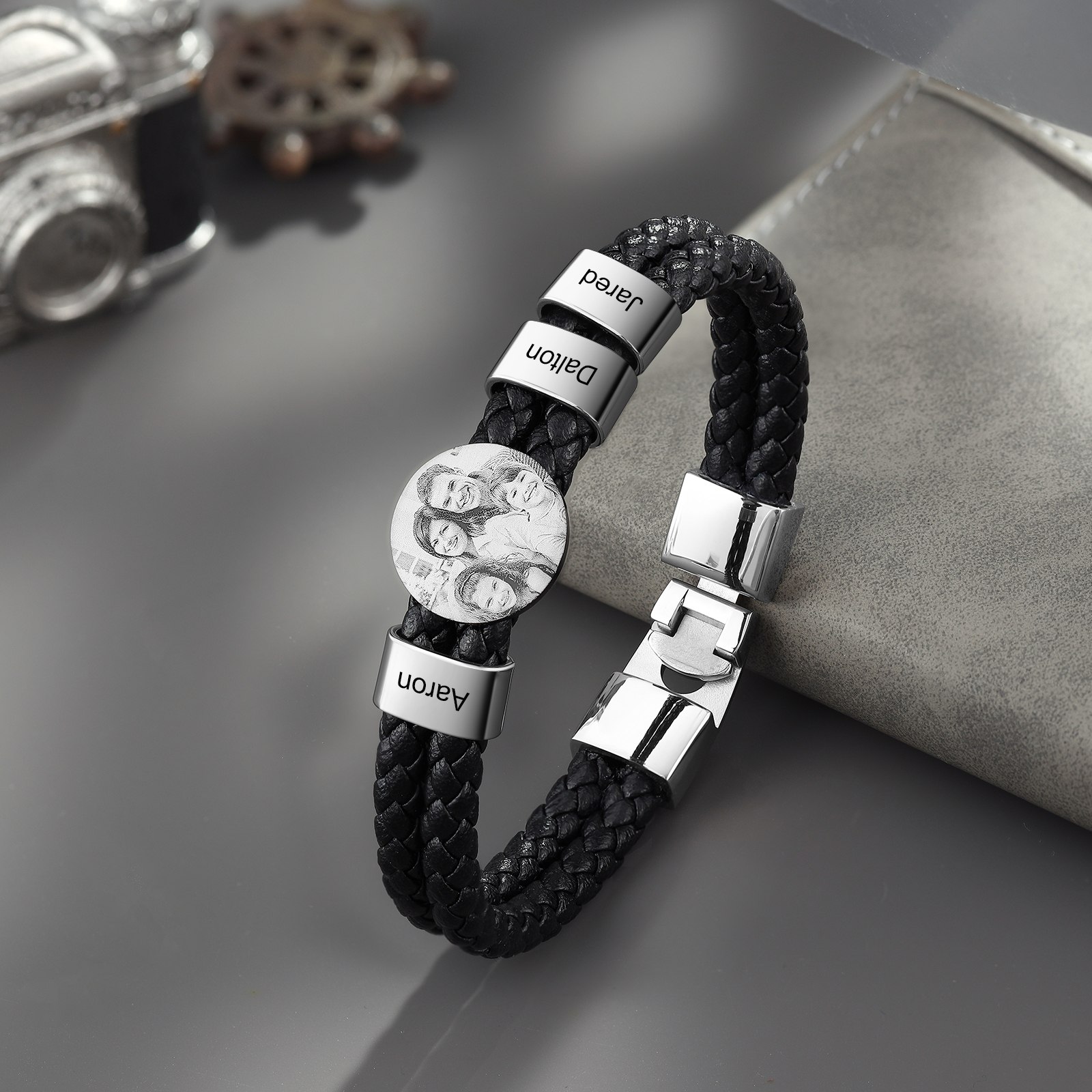 Bracelet en Cuir 3 Prénoms Personnalisés avec Photos