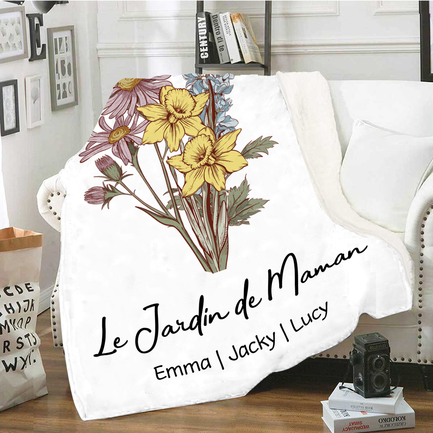 À ma Maman - Plaid Personnalisé avec 3 Prénoms et Fleurs de Naissance Couverture en Flanelle Blanc/Rose le jardin de Maman | Jessemade