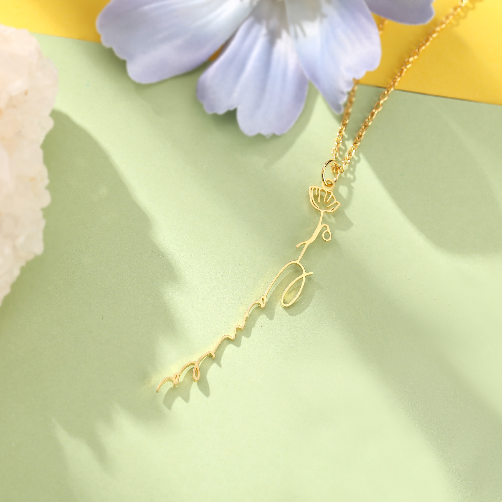 Collier prénom personnalisé 12 fleurs de naissance