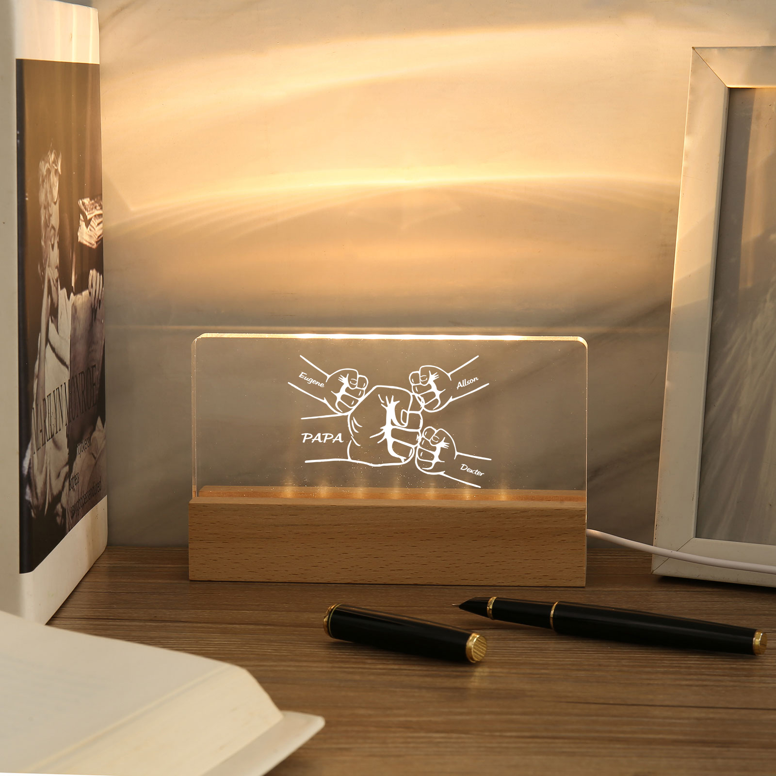 À mon Papa/Papi- Lampe de chevet LED Poings 4 Prénoms Personnalisés