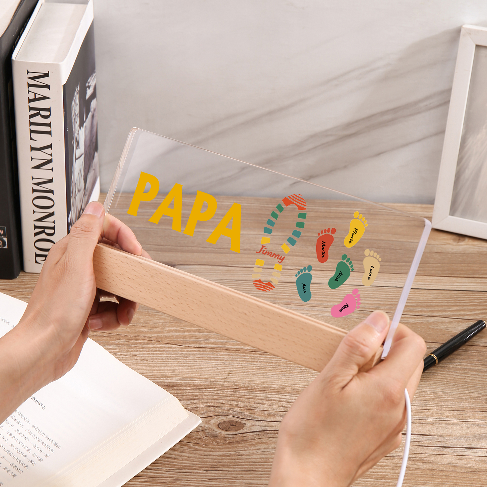 À mon Papa/Papi- Lampe de chevet LED Pieds Bébé 7 Prénoms Personnalisés avec Texte