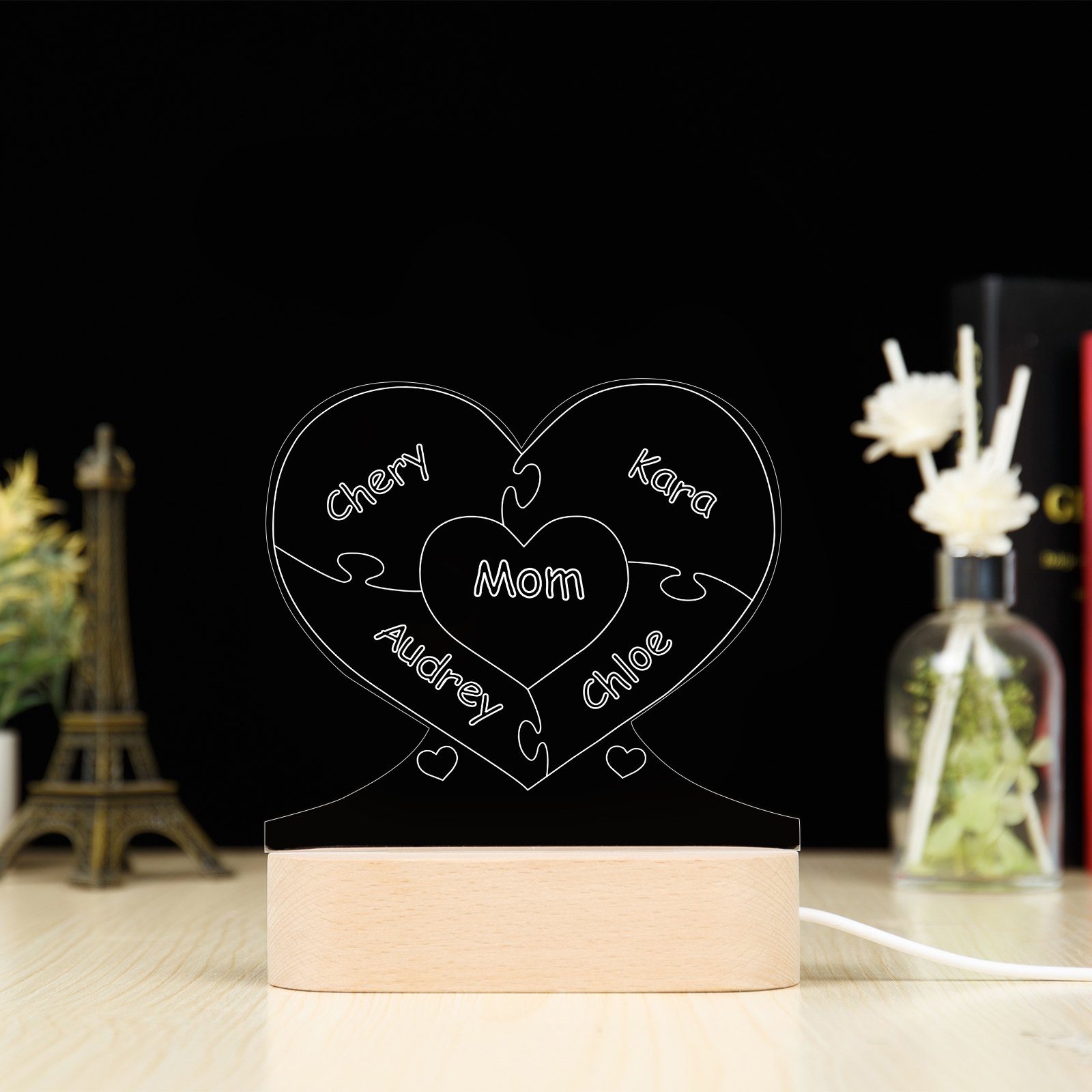 Lampe de chevet Cœur LED Lumières 4 Prénoms et 1 Texte Personnalisés pour Famille