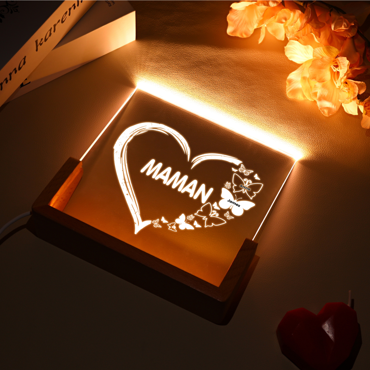 À Maman/Mamie - Lampe de chevet LED Cœur et Papillon 2 Prénoms Personnalisés avec Texte pour Famille