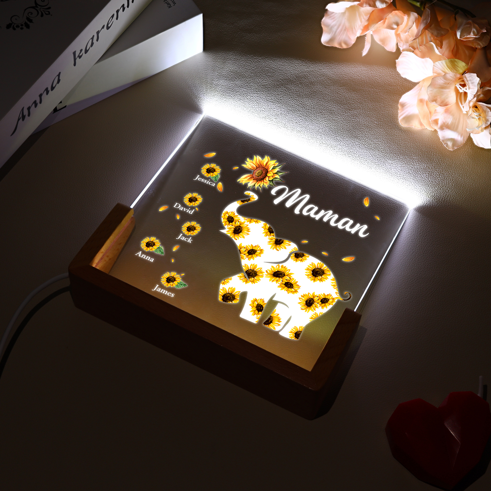 À Maman/Mamie - Lampe de chevet LED Éléphants 5 Prénoms Personnalisés avec Texte