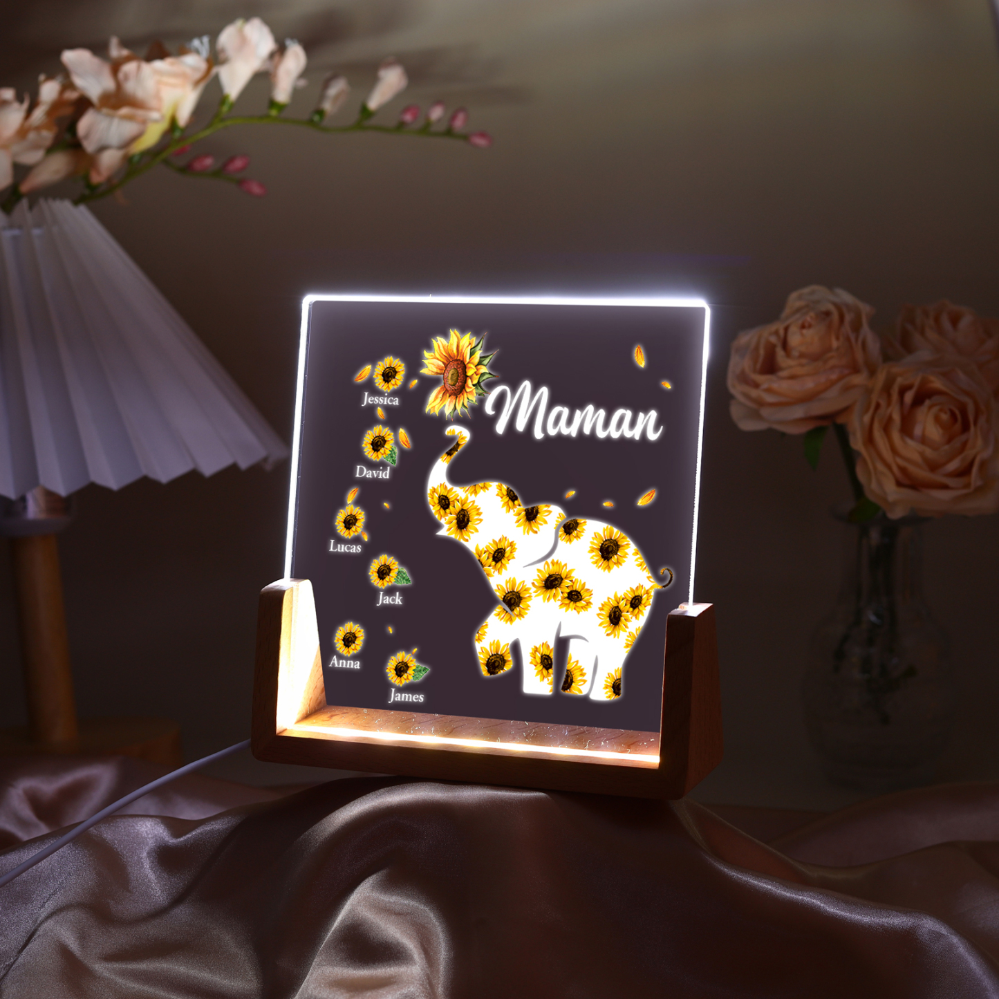 À Maman/Mamie - Lampe de chevet LED Éléphants 6 Prénoms Personnalisés avec Texte