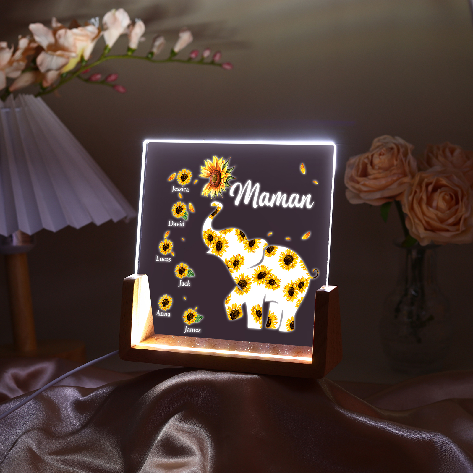 À Maman/Mamie - Lampe de chevet LED Éléphants 6 Prénoms Personnalisés avec Texte