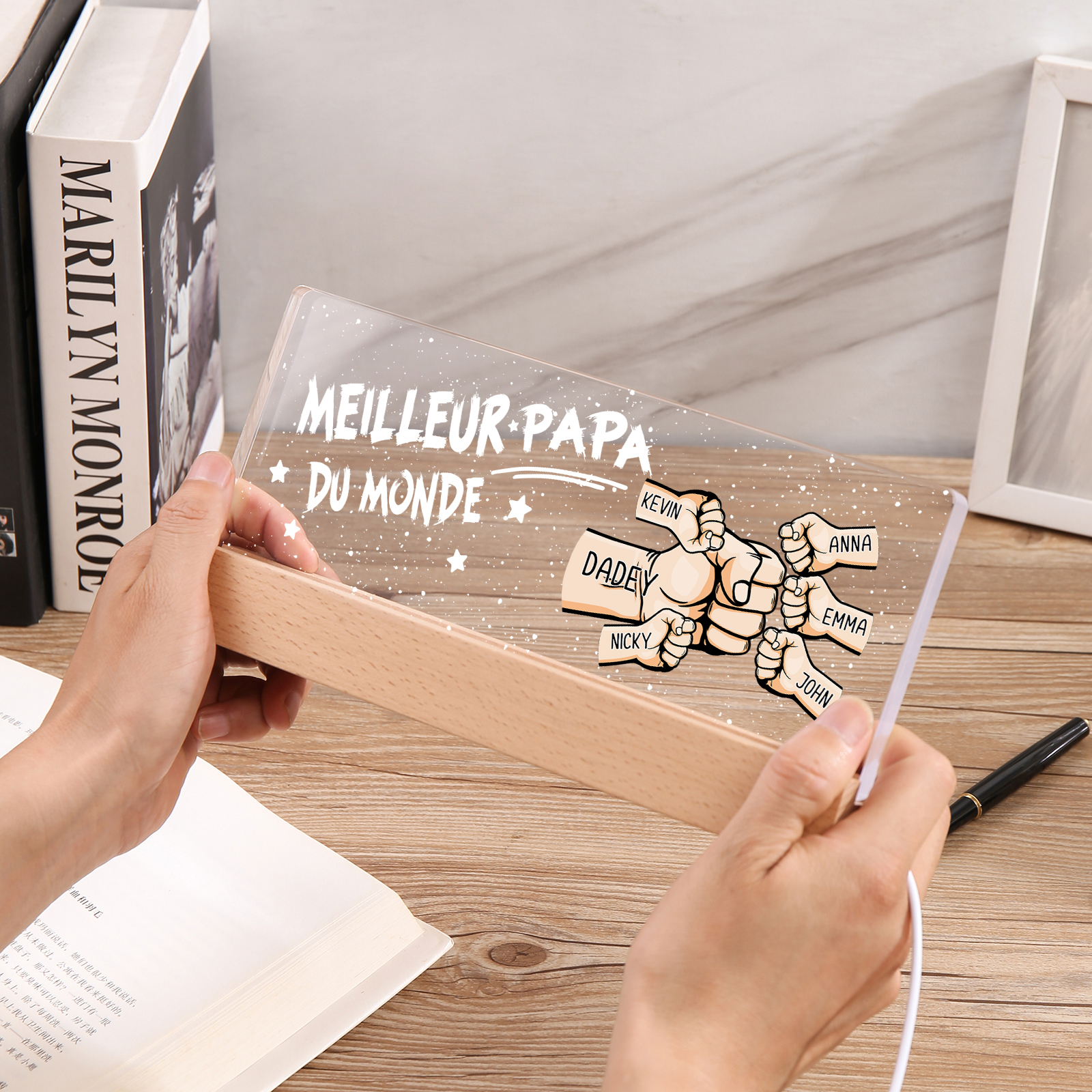 À mon Papa- Lampe de chevet LED Poings 6 Prénoms Personnalisés