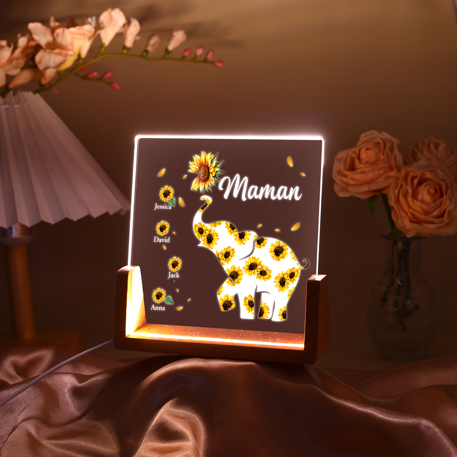 À Maman/Mamie - Lampe de chevet LED Éléphants 4 Prénoms Personnalisés avec Texte