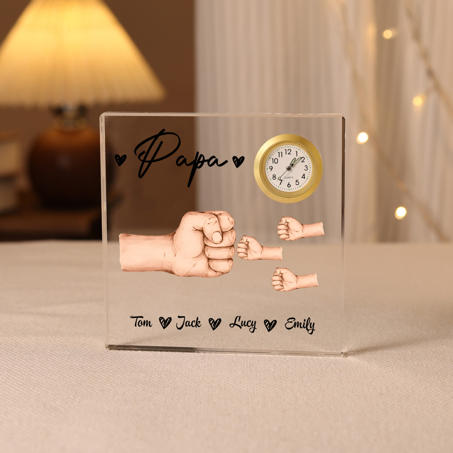 À Papa/Papi - Plaque Acrylique Poings Carré avec Horloge 4 Prénoms et 1 Texte Personnalisés