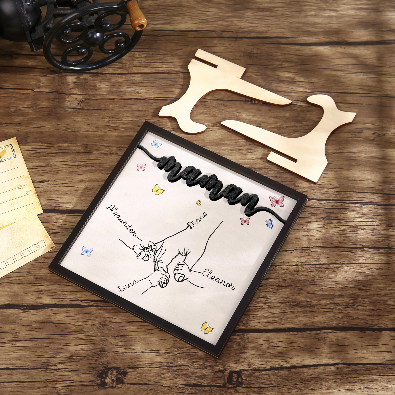 À ma Maman - Décoration en bois la Main dans la Main 4 Prénoms Personnalisés Ornement Famille