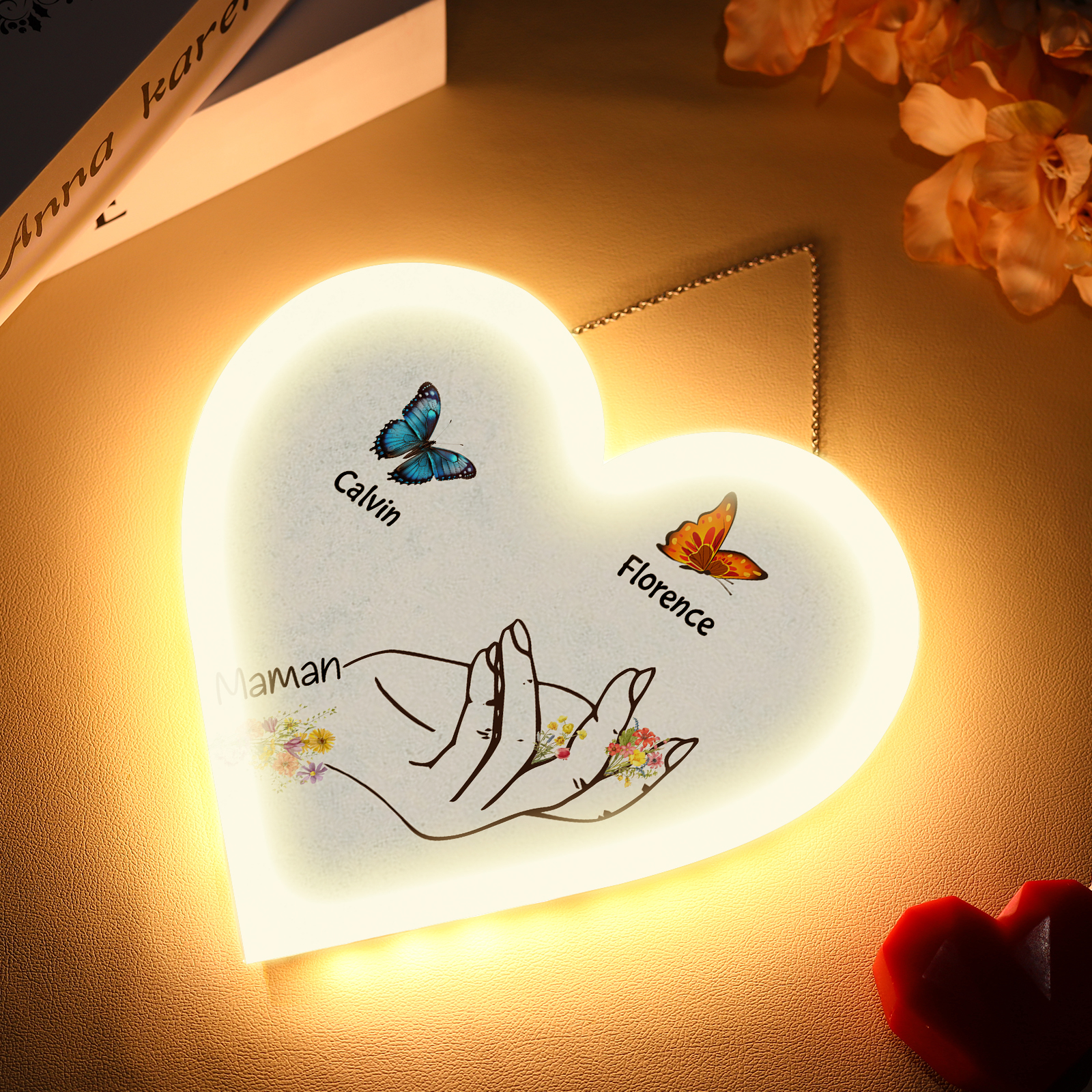 À Maman/Mamie - Veilleuse Cœur Décoration Main et Papillon 2 Prénoms Personnalisés avec 1 Texte