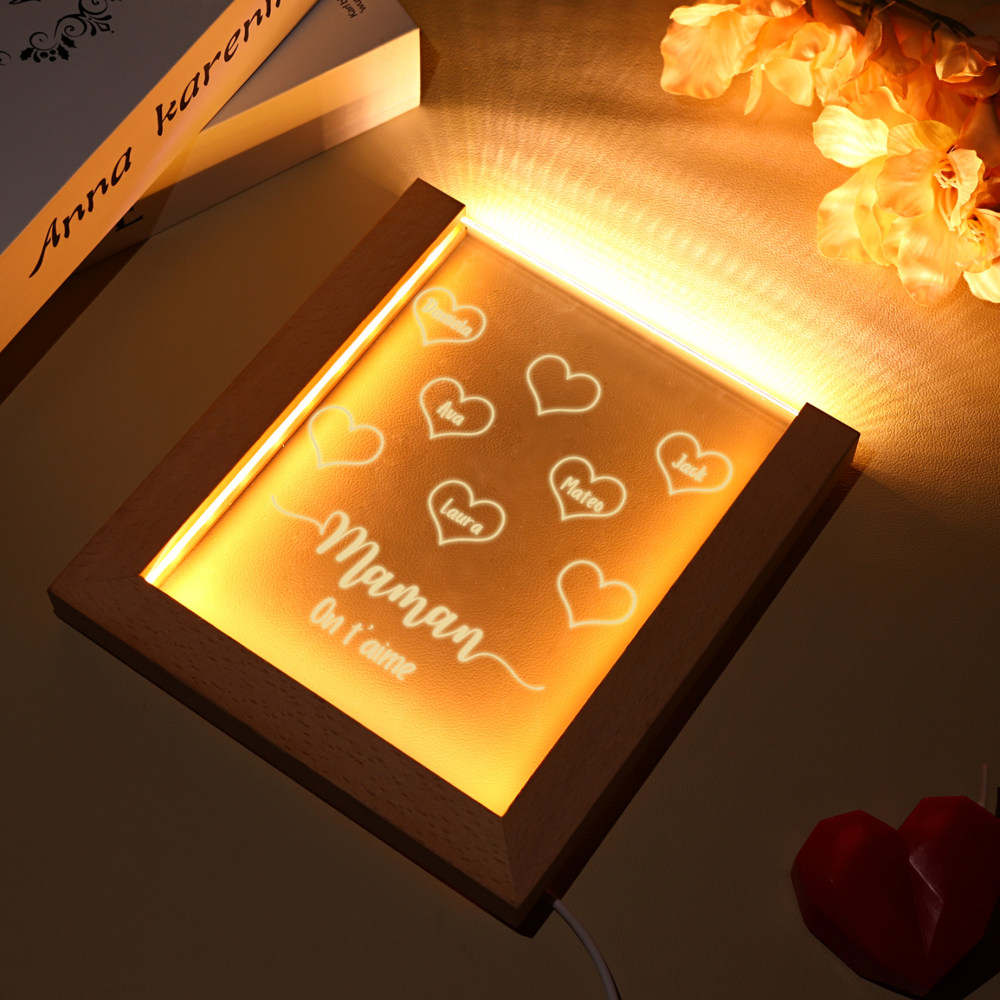 À Maman/Mamie - Lampe de chevet LED Cœurs 5 Prénoms Personnalisés avec 1 Texte