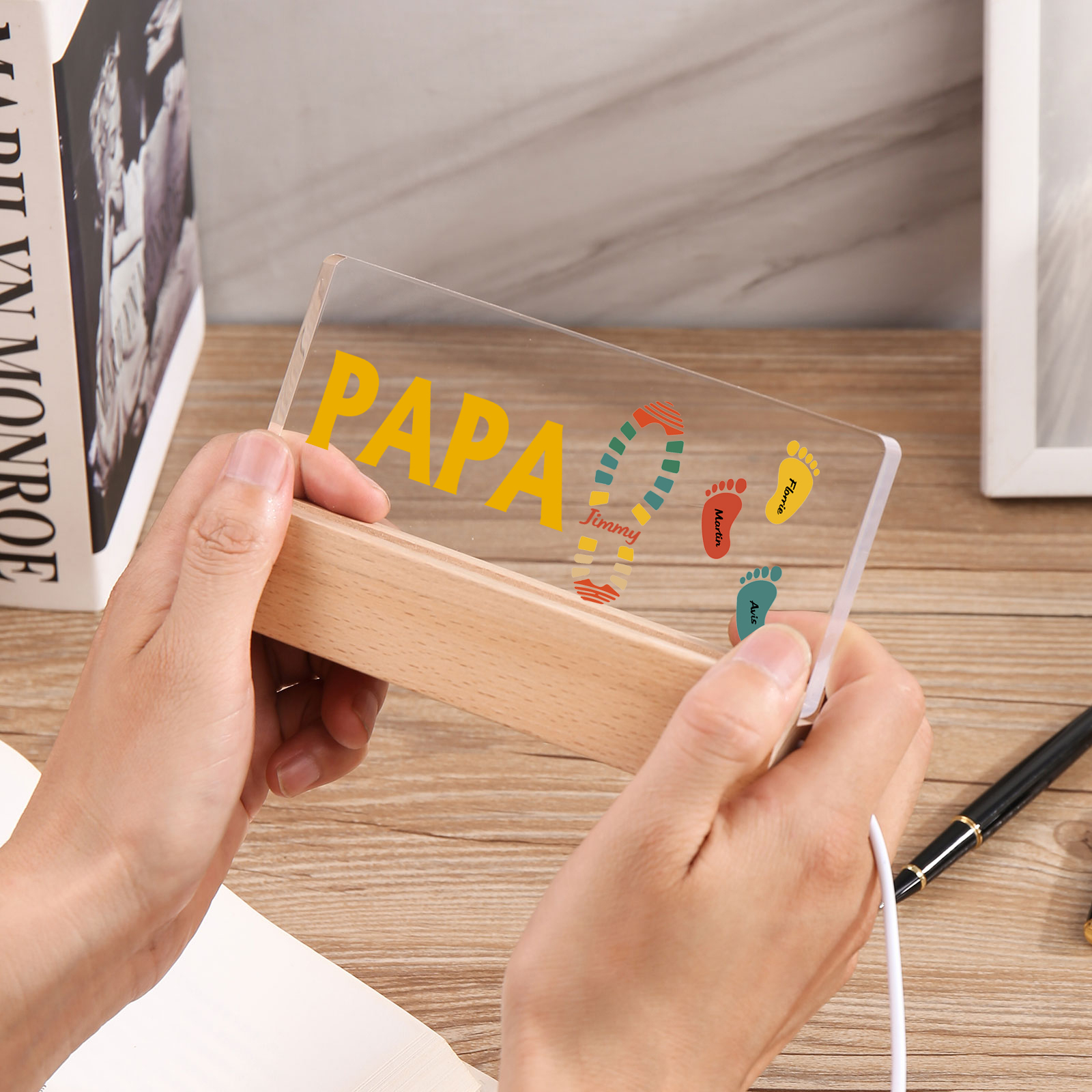 À mon Papa/Papi- Lampe de chevet LED Pieds Bébé 4 Prénoms Personnalisés avec Texte