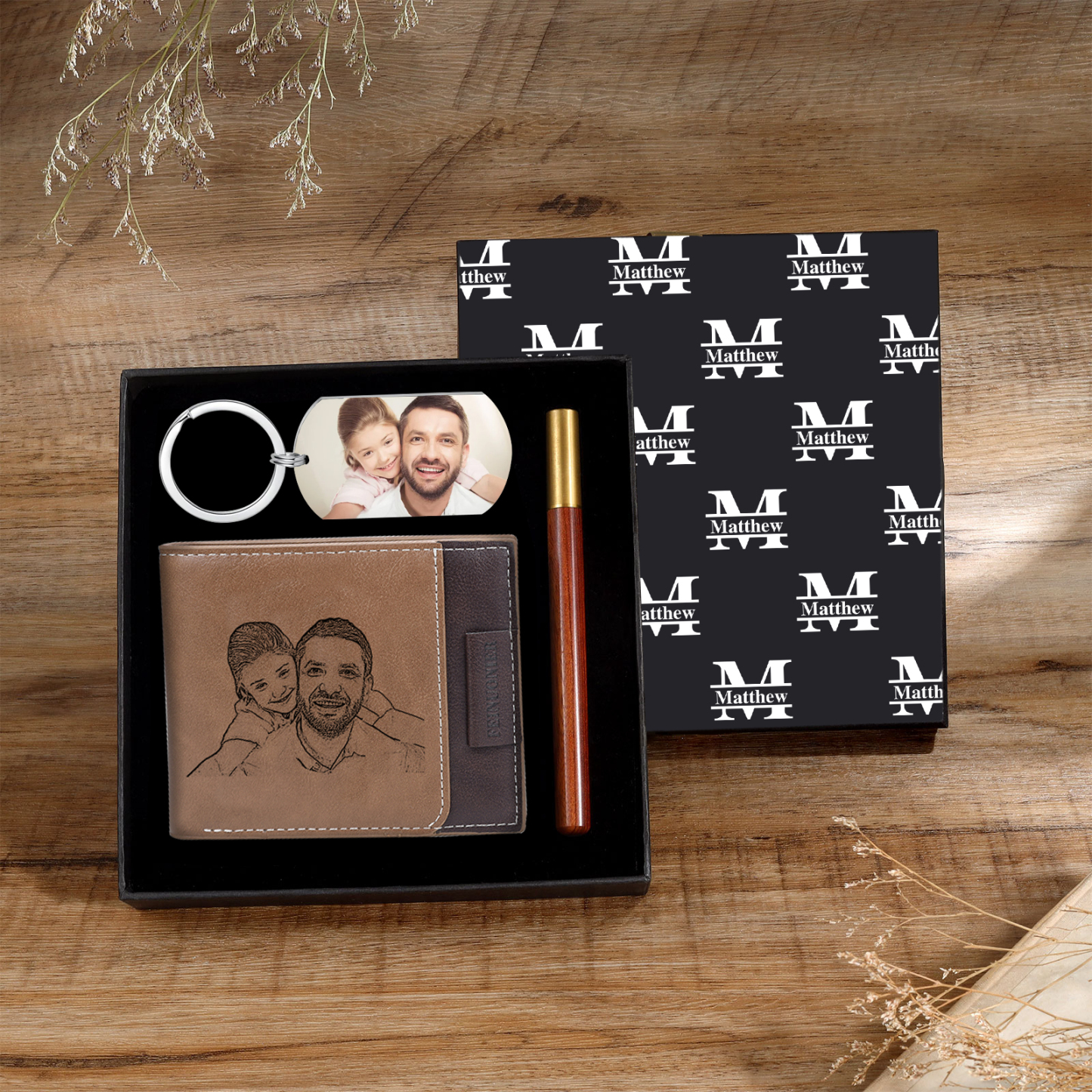 Coffret Cadeau 3PCS - Portefeuille classique Porte-Clés et Stylo 1 Prénom et Lettre Personnalisés avec 2 Photos et Textes Coffret Cadeau pour Homme