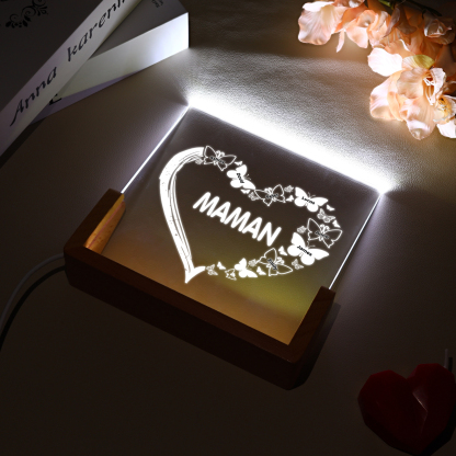 À Maman/Mamie - Lampe de chevet LED Cœur et Papillon 7 Prénoms Personnalisés avec Texte pour Famille