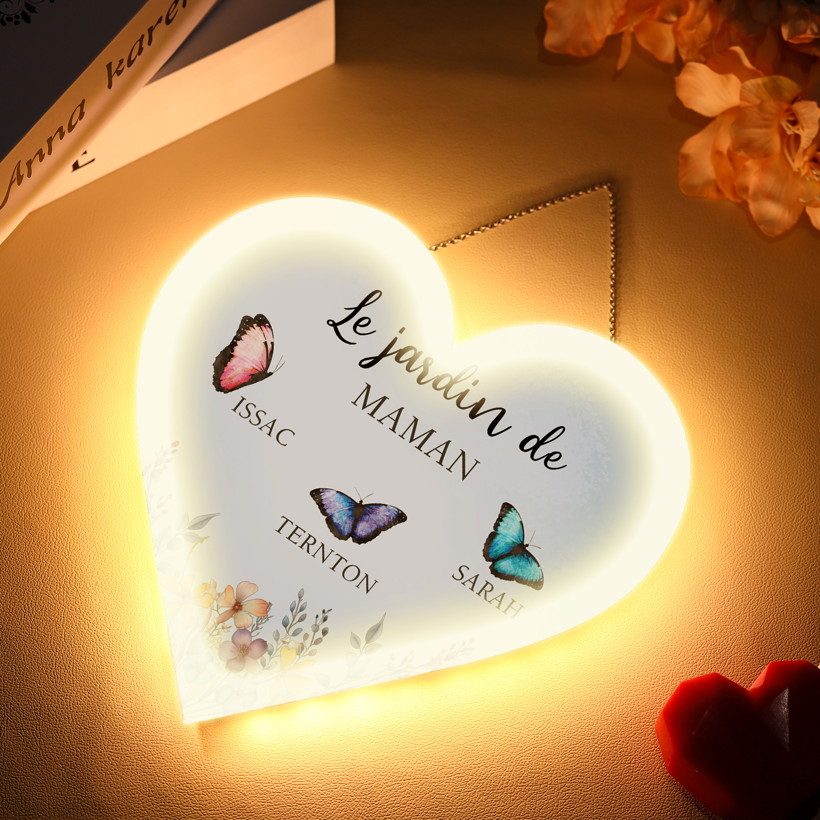 À Maman/Mamie - Veilleuse Cœur Décoration Fleur et Papillon 3 Prénoms Personnalisés avec 1 Texte