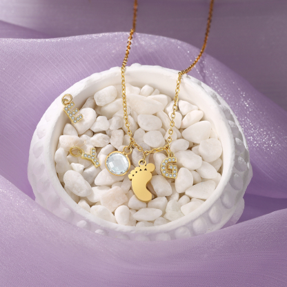 Collier Enfants Bébé Collier Pieds de Bébé 1 Pierre de Naissance et 1 Lettre pour Fille Filleule