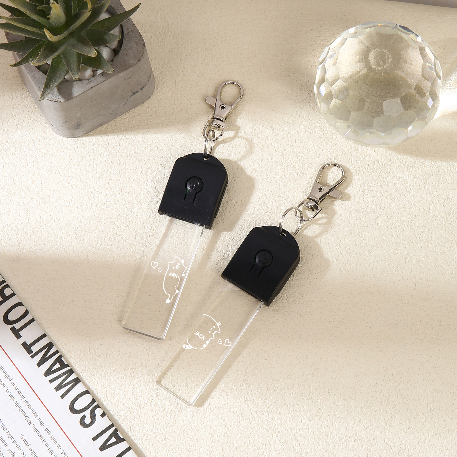2PCS Porte-Clés 2 Prénoms Personnalisés pour Couple Porte-Clés lumières colorées