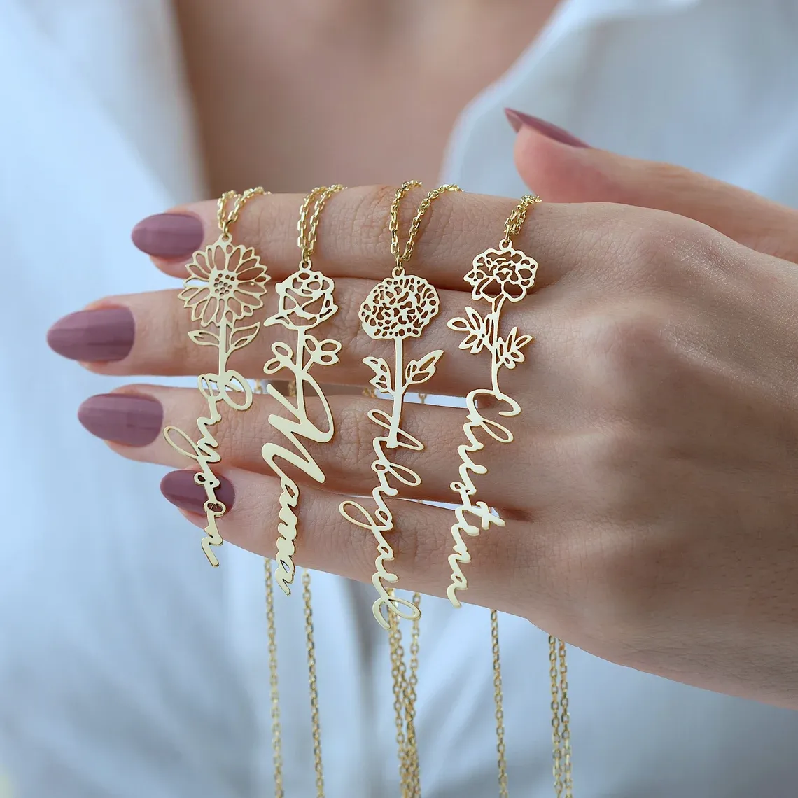Collier prénom personnalisé 12 fleurs de naissance