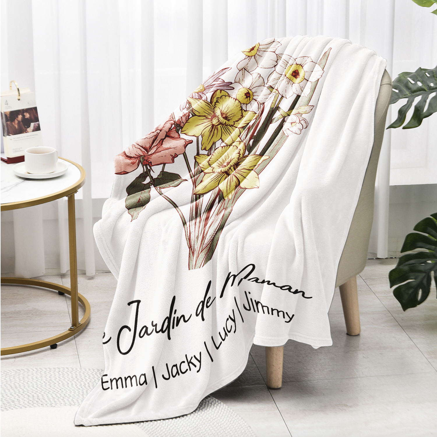 À ma Maman - Plaid Personnalisé avec 4 Prénoms et Fleurs de Naissance Couverture en Flanelle Blanc/Rose le jardin de Maman | Jessemade