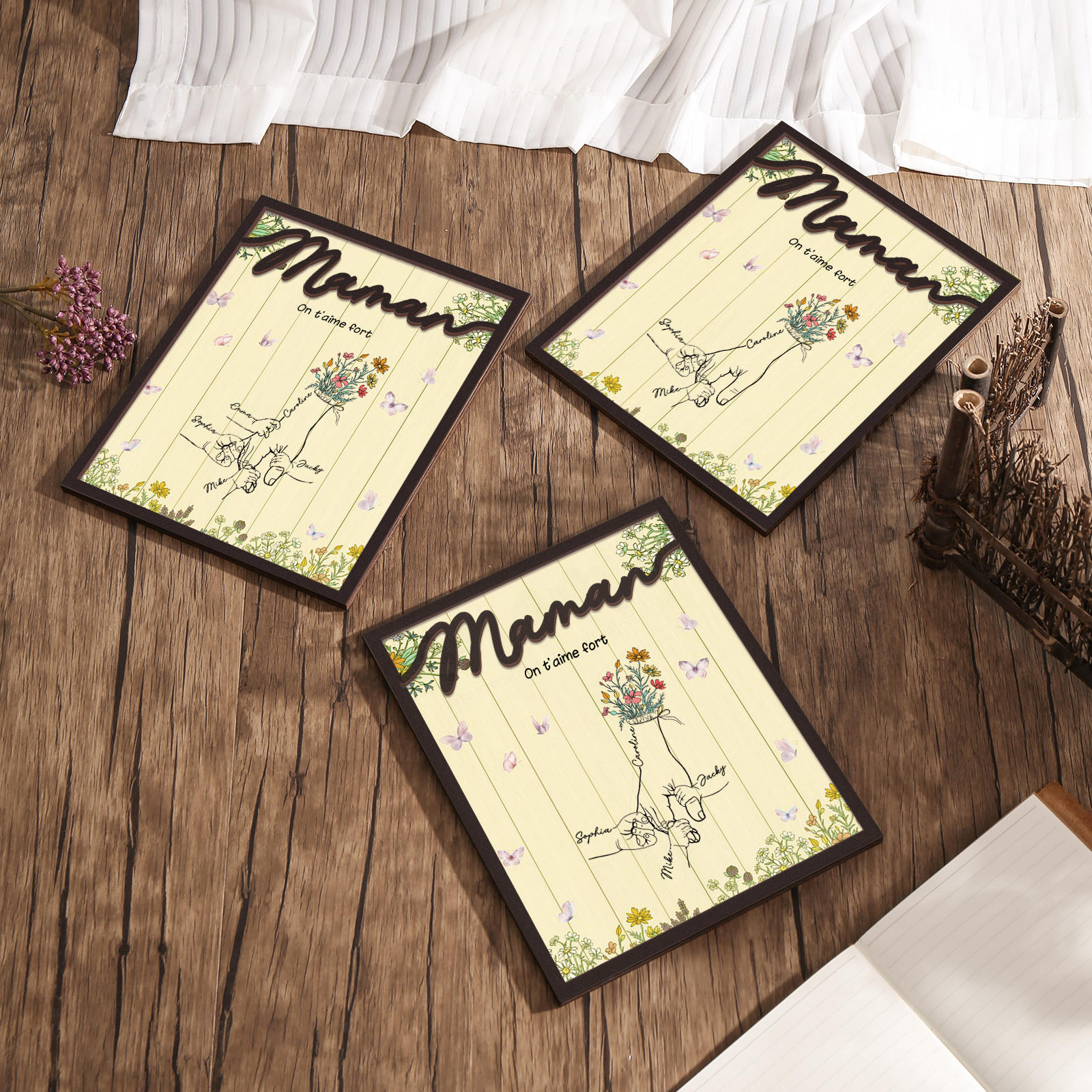 À Maman - Décoration en bois la Main dans la Main 8 Prénoms Personnalisés Ornement Famille