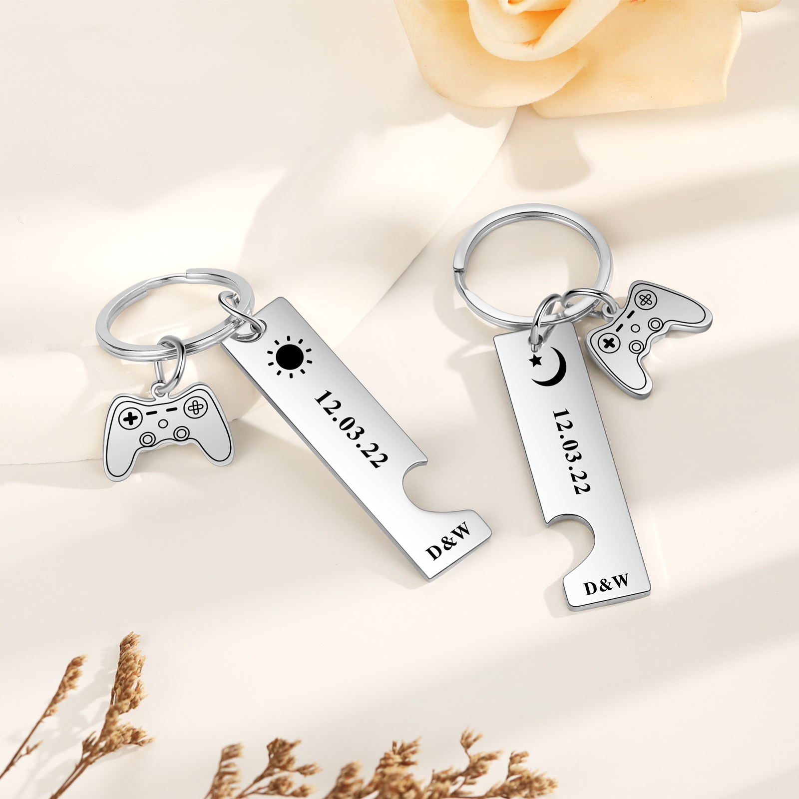 Porte-Clés 2 Lettres Personnalisées avec 1 Date Porte-Clés Lune et Soleil | Jessemade