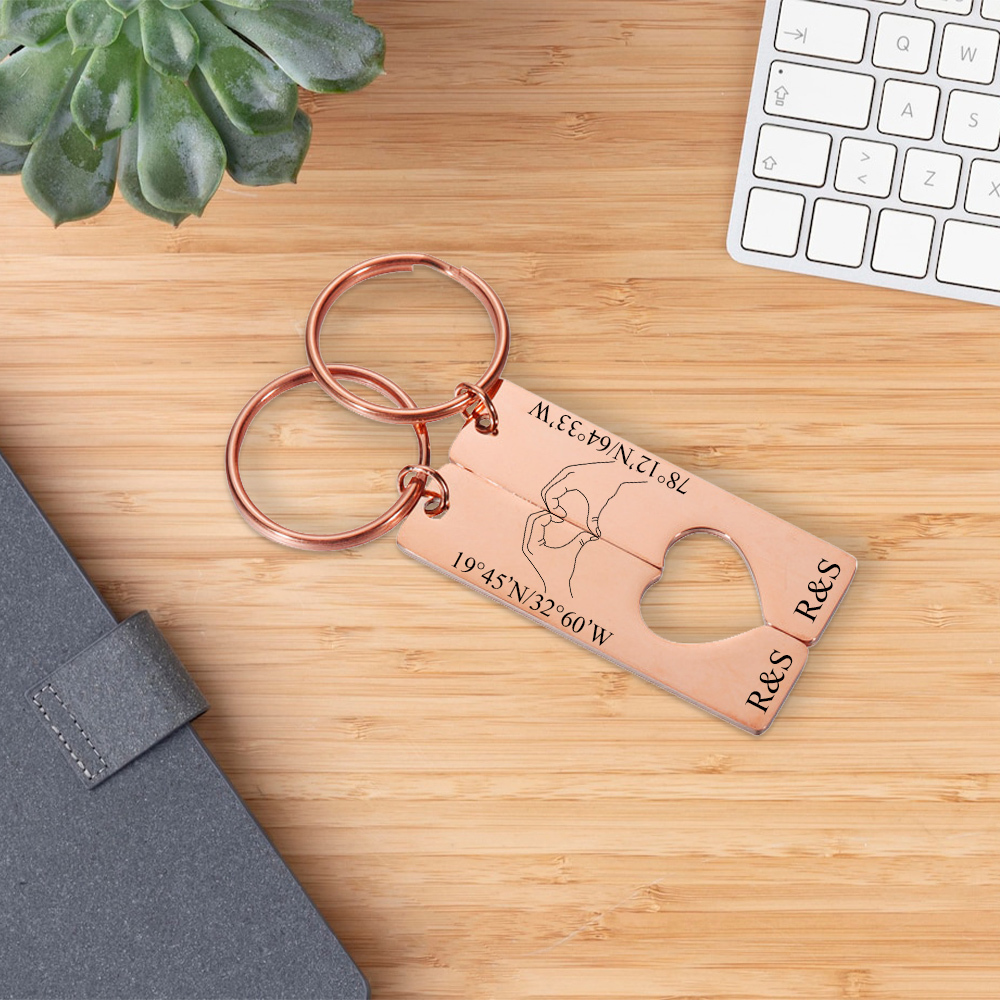 Porte-Clés la main dans la main 2 Lettres Personnalisés avec Texte