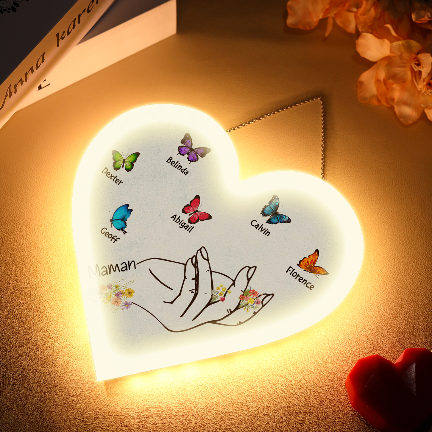 À Maman/Mamie - Veilleuse Cœur Décoration Main et Papillon 6 Prénoms Personnalisés avec 1 Texte