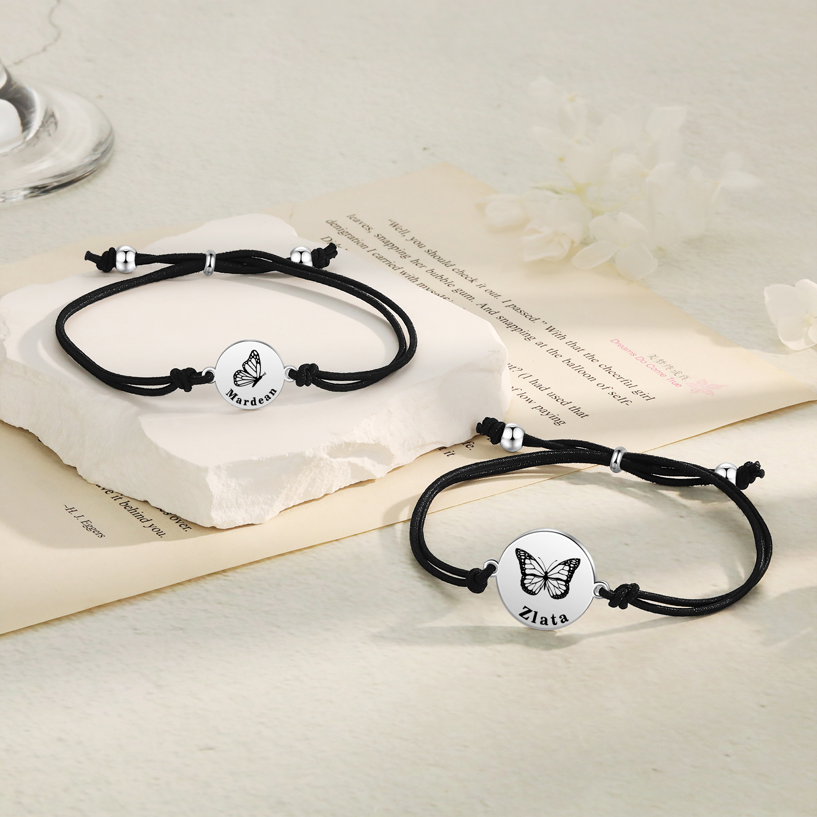 2PCS Ensemble de Bracelets Papillons 2 Prénoms Personnalisés Corde élastiques - Cadeau Rentrée Scolaire Premier jour d’école