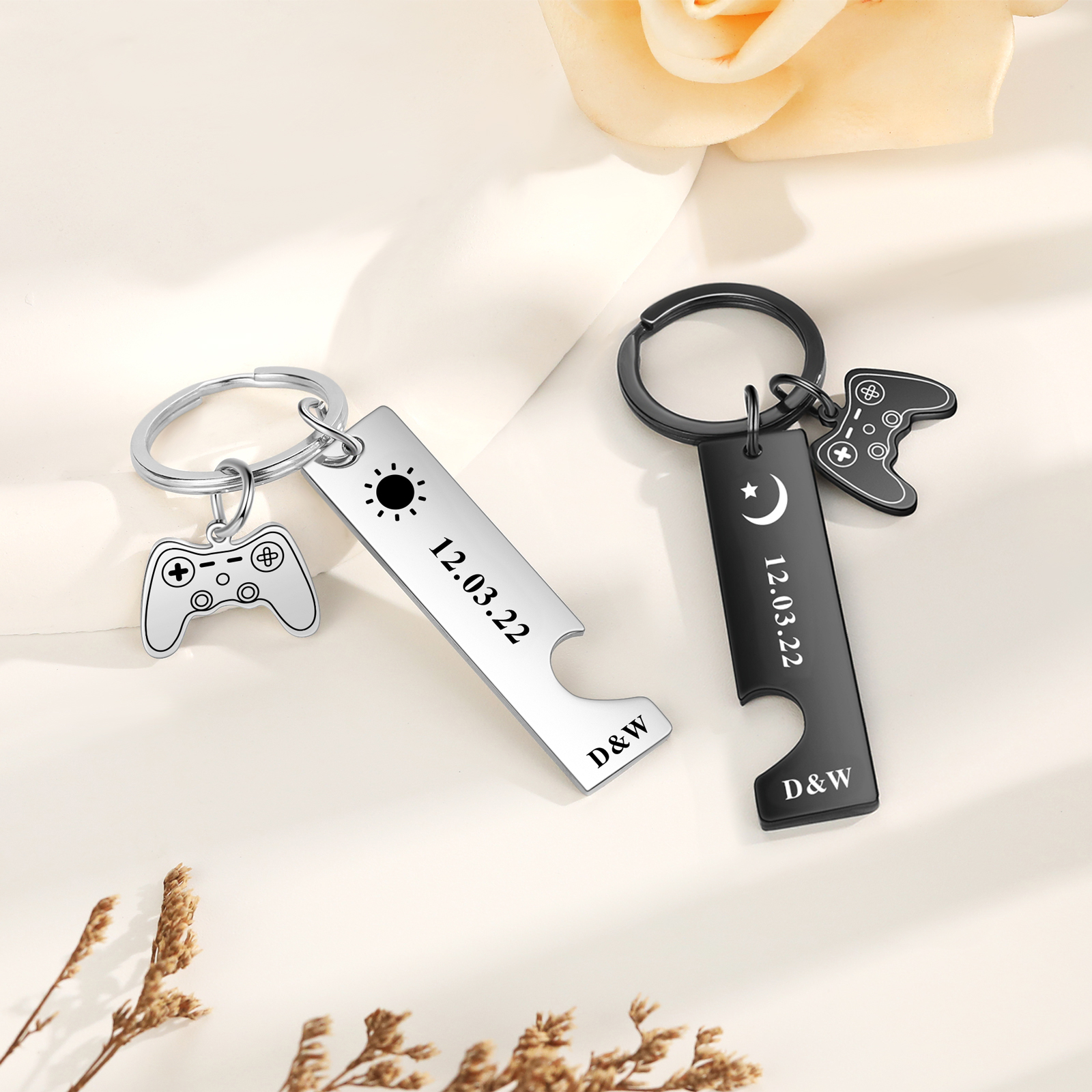 Porte-Clés 2 Lettres Personnalisées avec 1 Date Porte-Clés Lune et Soleil | Jessemade
