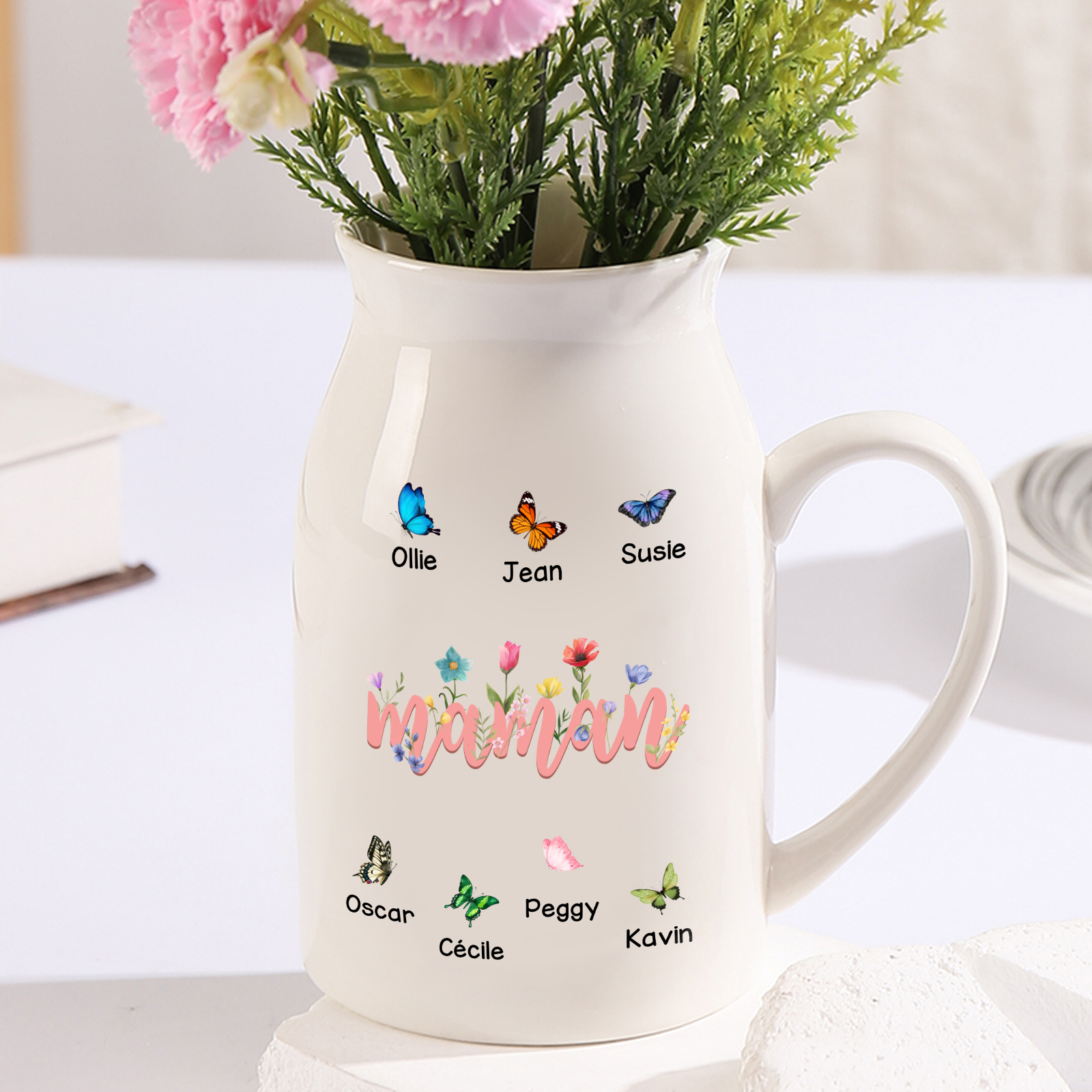Vase pichet en céramique Personnalisé avec 1-10 Prénoms et Papillons pour Maman/Mamie