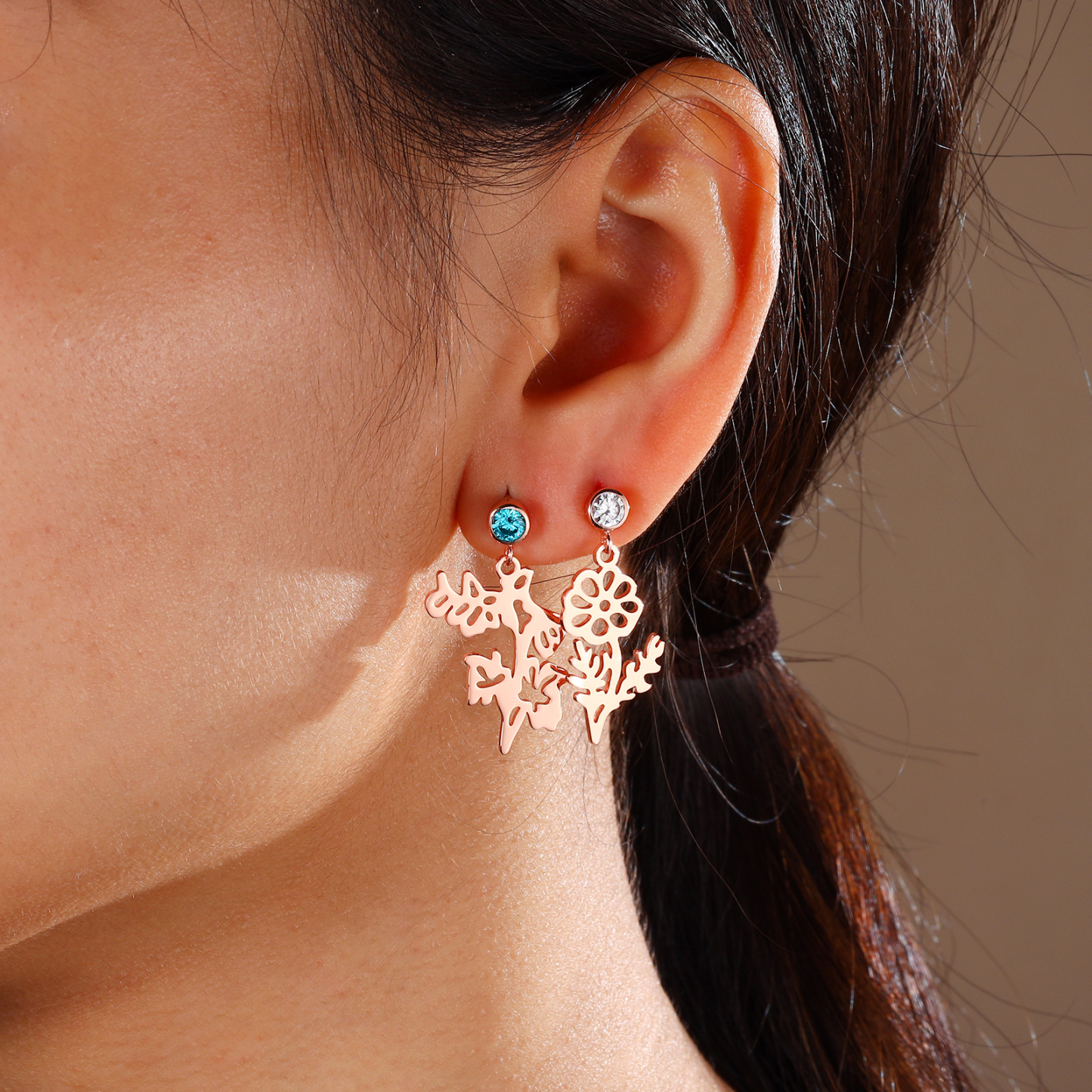 Boucle d'oreille Fleur de Naissance Personnalisé avec Pierre de Naissance