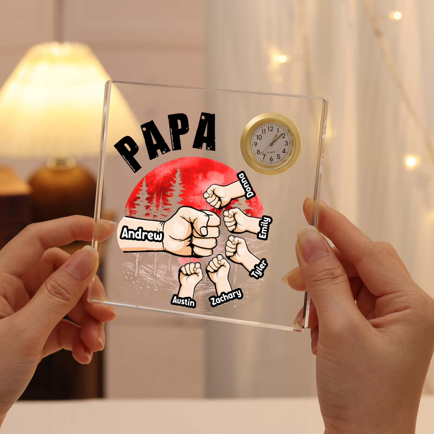 À Papa/Papi - Plaque Acrylique Poings Carré avec Horloge 6 Prénoms et 1 Texte Personnalisés