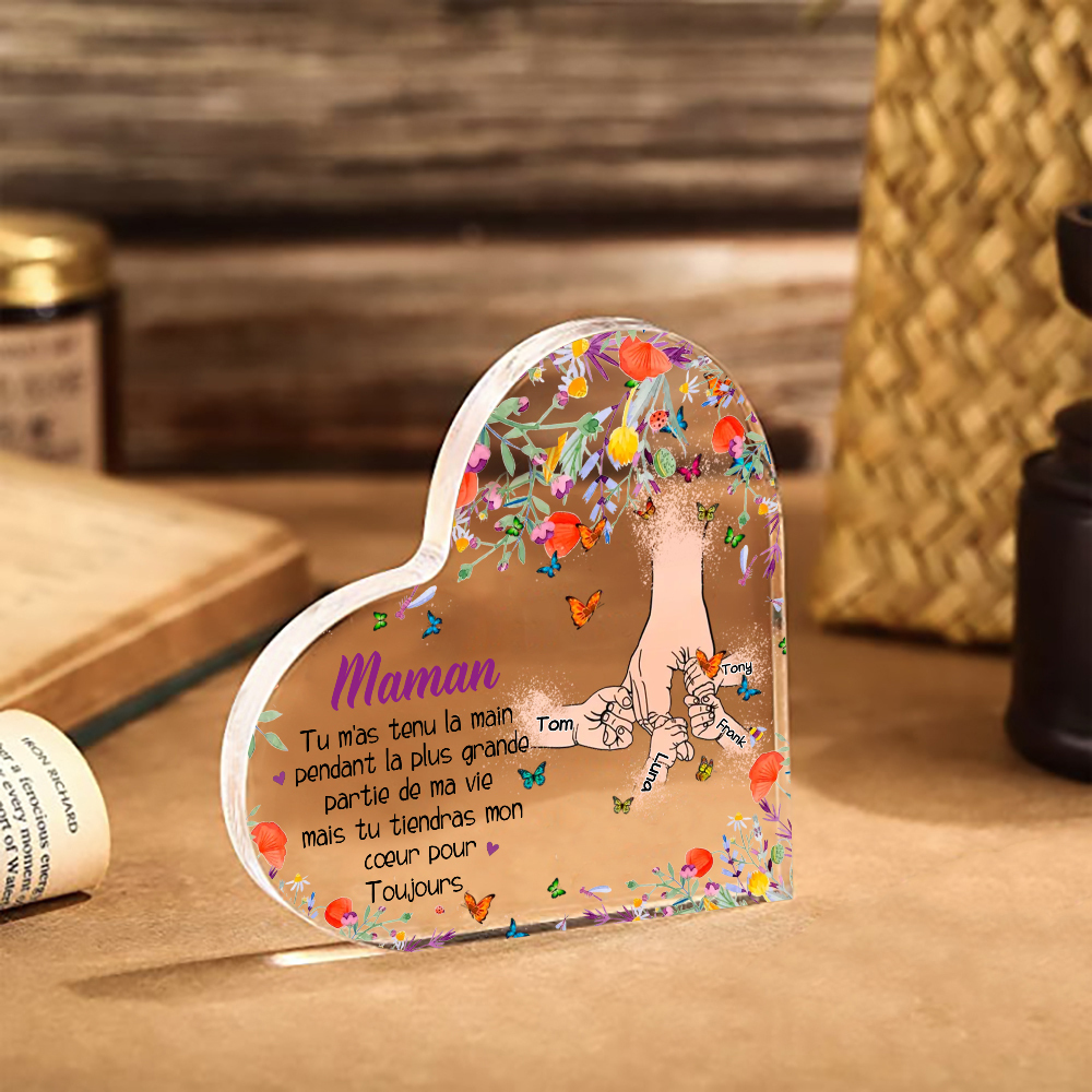 À ma Maman - Plaque Acrylique en Forme de Cœur 4 Prénoms Personnalisés la Mian dans la Main