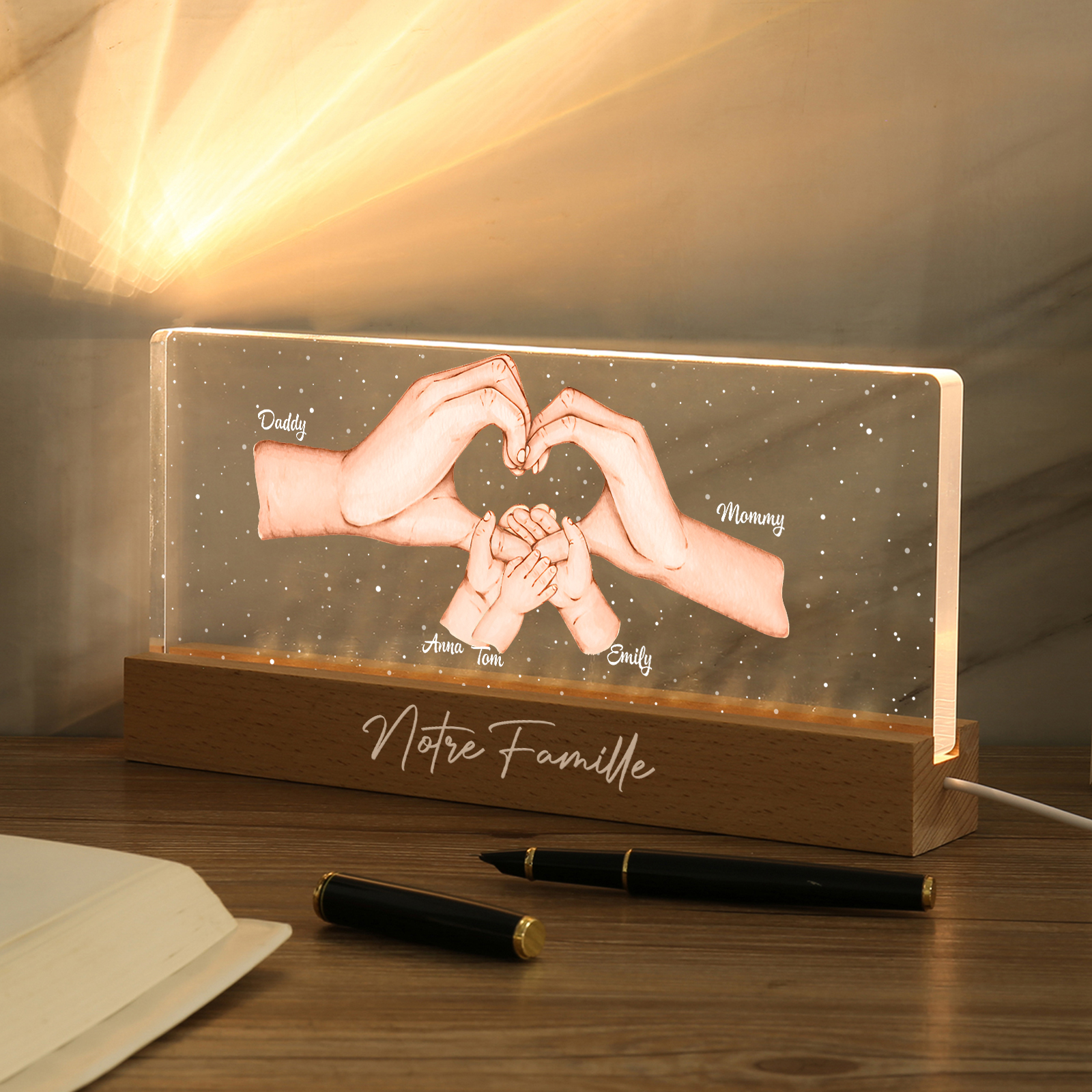 À ma Famille- Lampe de chevet LED la Main dans la Main 5 Prénoms Personnalisés avec Texte