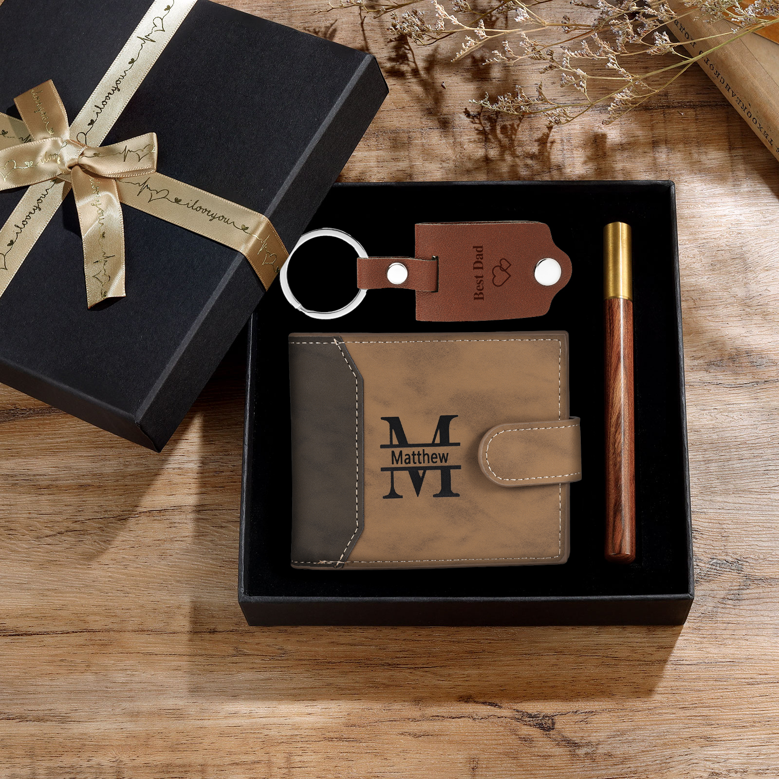 Coffret Cadeau 3PCS - Portefeuille classique Porte-Clés et Stylo 1 Prénom et Lettre Personnalisés avec 2 Textes et 2 Photos Coffret Cadeau pour Homme
