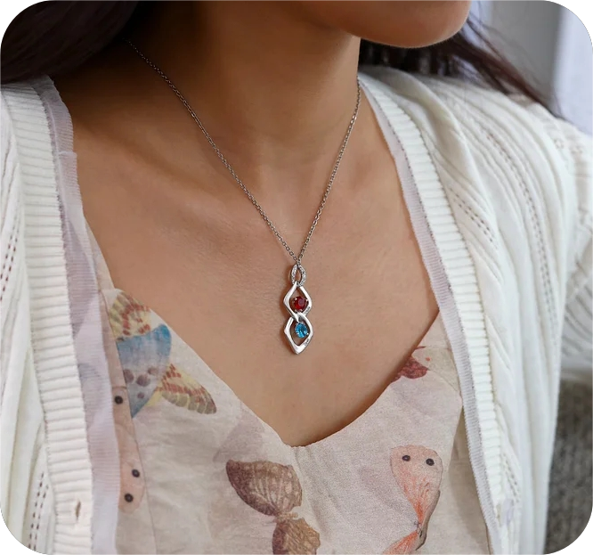 Collier Pendentif 2 Prénoms Personnalisés avec Pierre de naissance pour Femmes