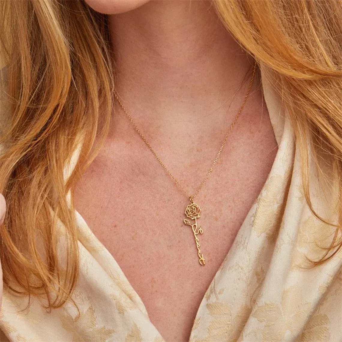 Collier prénom personnalisé 12 fleurs de naissance