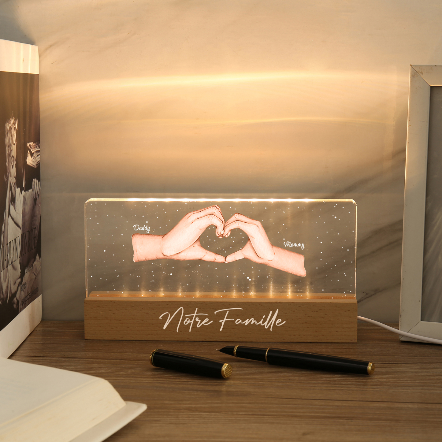 À ma Famille- Lampe de chevet LED la Main dans la Main 2 Prénoms Personnalisés avec Texte