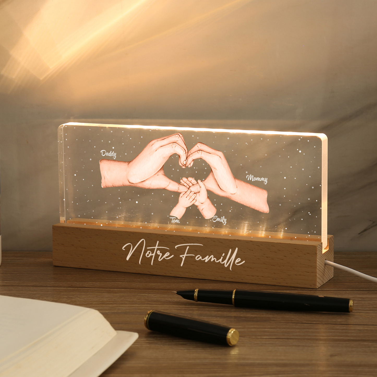 À ma Famille- Lampe de chevet LED la Main dans la Main 4 Prénoms Personnalisés avec Texte