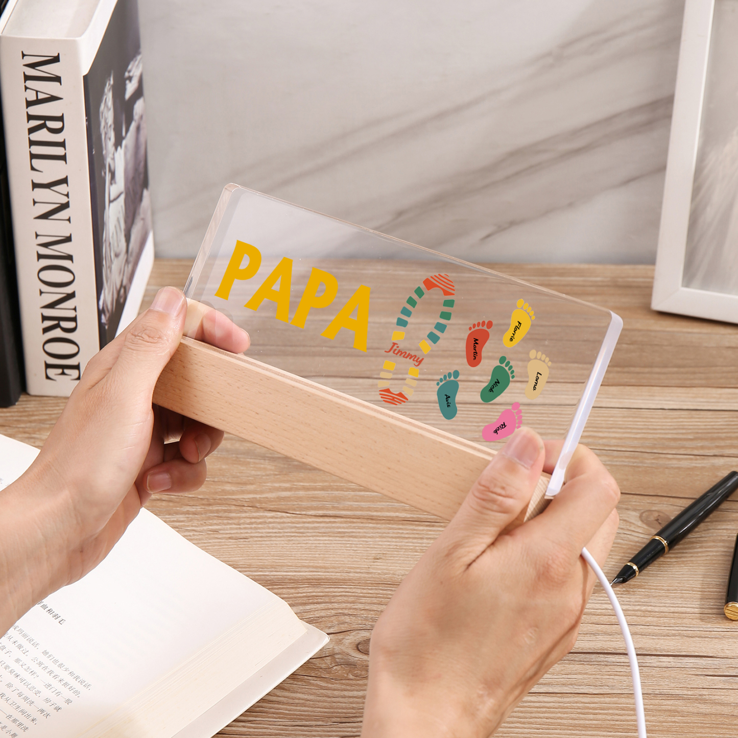 À mon Papa/Papi- Lampe de chevet LED Pieds Bébé 7 Prénoms Personnalisés avec Texte