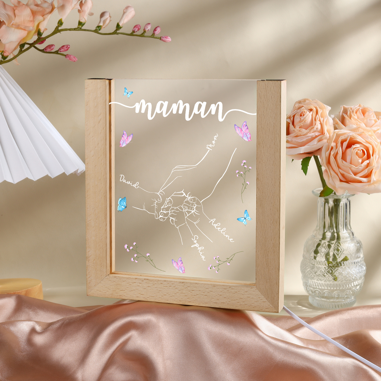 À Maman/Mamie - Lampe de chevet LED la Main dans la Main 4 Prénoms Personnalisés avec 1 Texte