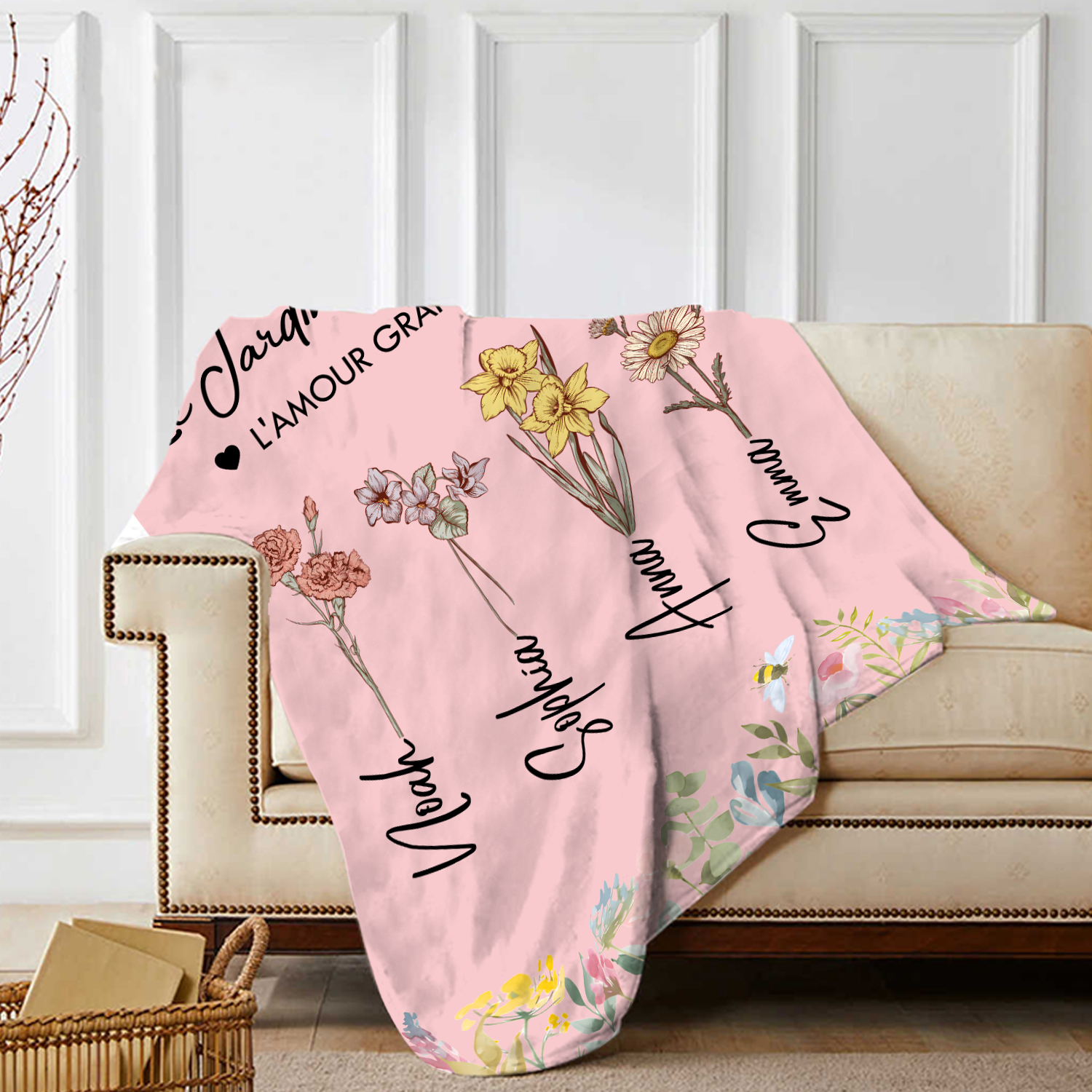 À ma Maman - Plaid Personnalisé avec 4 Prénoms et Fleurs de Naissance Couverture le jardin de Maman en Flanelle Blanc ou Rose | Jessemade