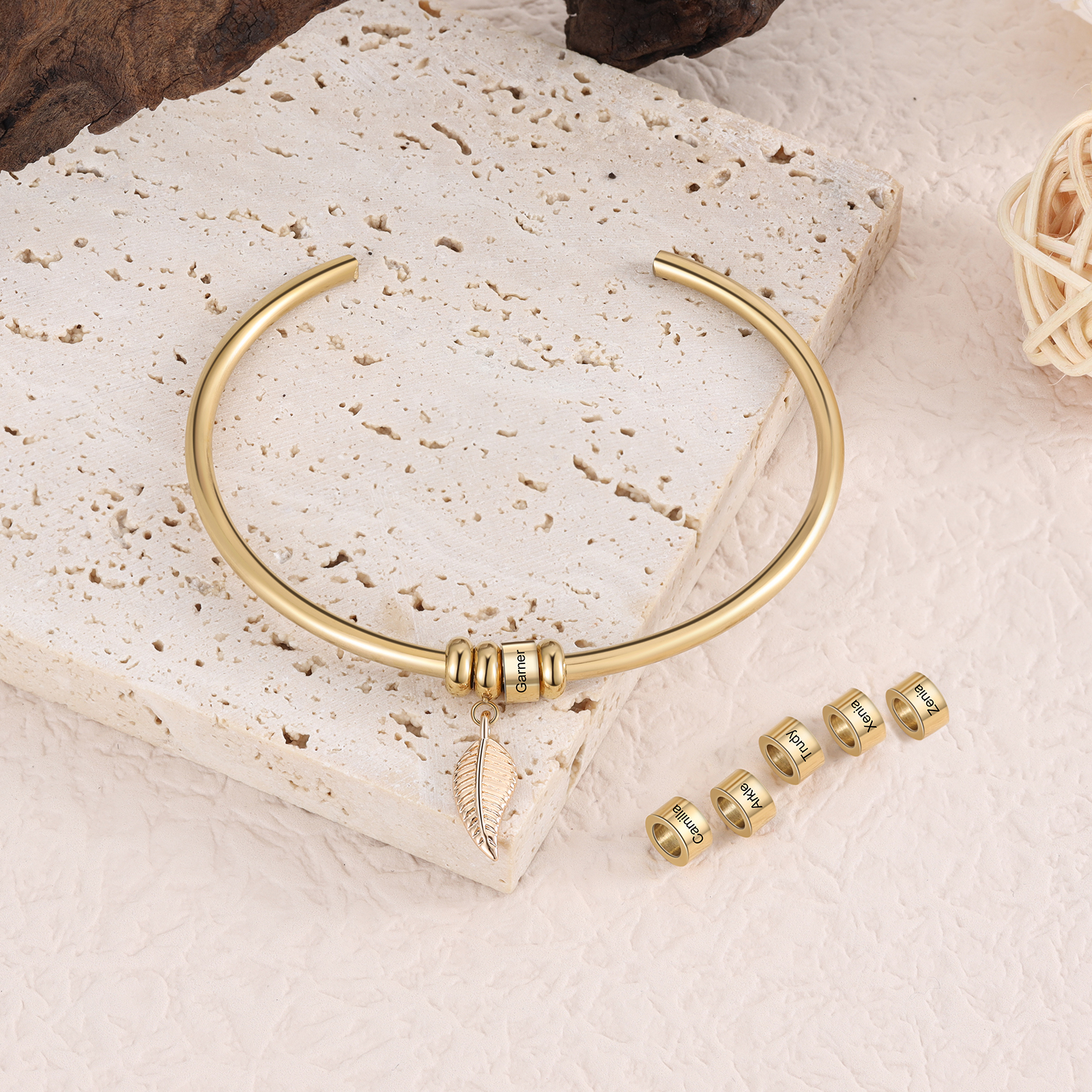 Bracelet jonc breloque feuille 6 prénom personnalisé