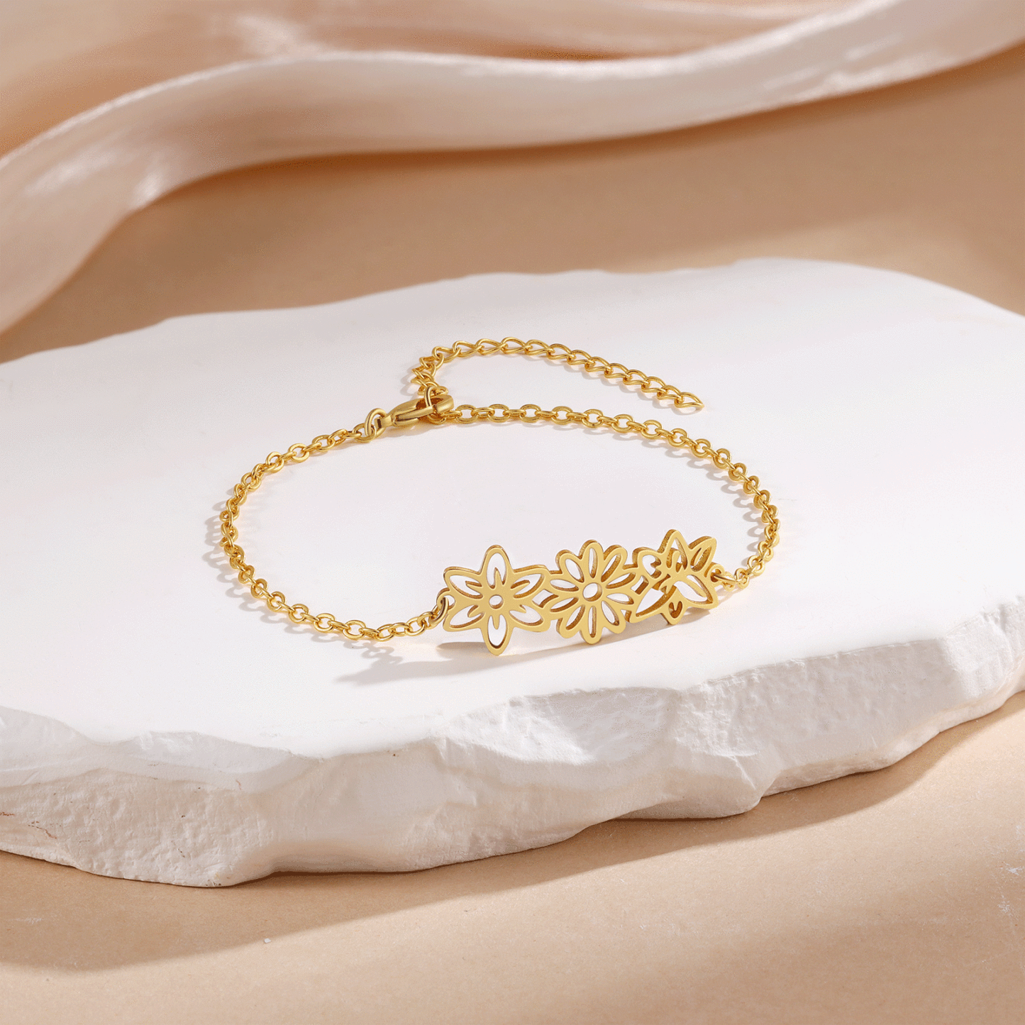 Bracelet 3 Fleurs de Naissance Personnalisées pour Femme