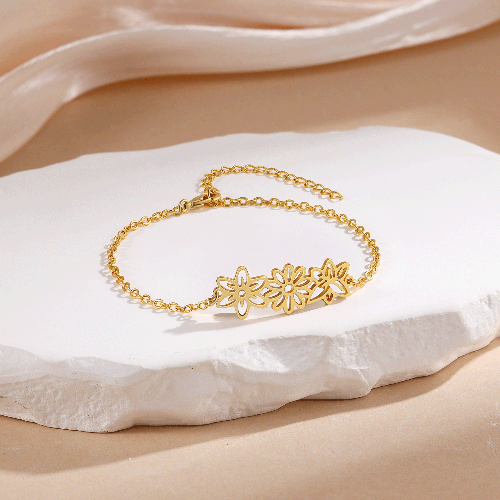Bracelet 3 Fleurs de Naissance Personnalisées pour Femme