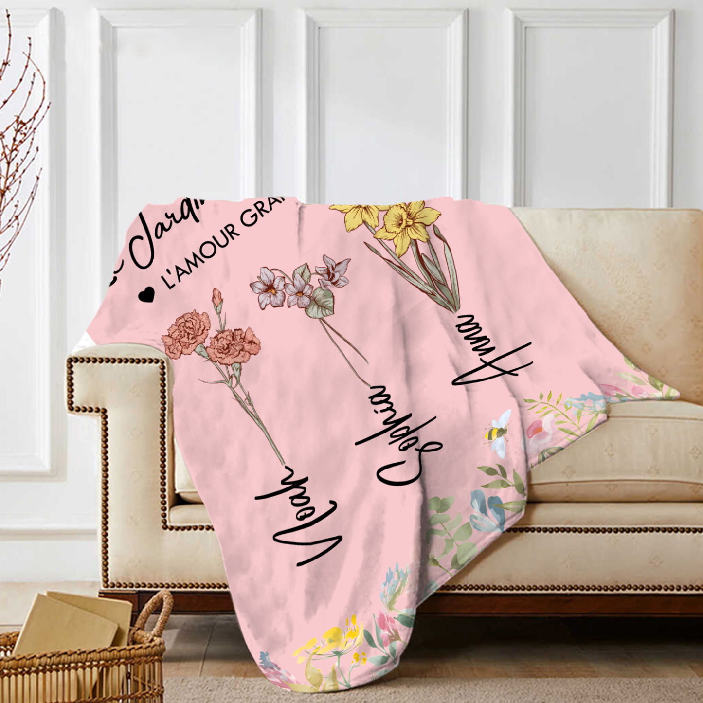 À ma Maman - Plaid Personnalisé 3 Prénoms Personnalisés avec Fleurs de Naissance Couverture le jardin de Maman en Flanelle Blanc ou Rose | Jessemade