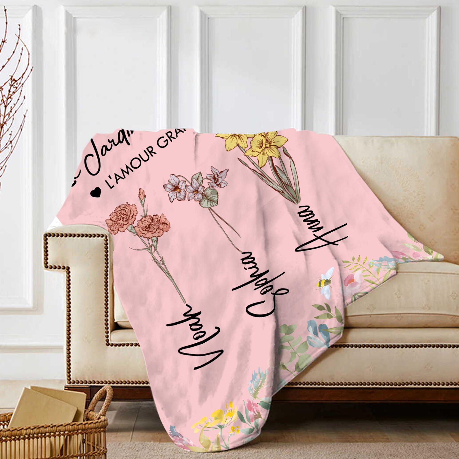 À ma Maman - Plaid Personnalisé 3 Prénoms Personnalisés avec Fleurs de Naissance Couverture le jardin de Maman en Flanelle Blanc ou Rose | Jessemade